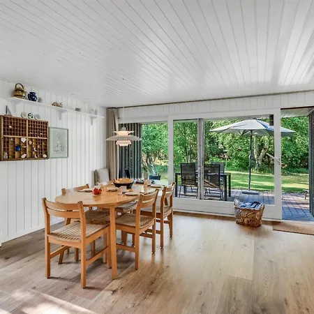 Feriehus Yngvy - 1-3km From The Sea By Interhome
