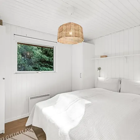 Semesterbostad Yngvy - 1-3km From The Sea By Interhome