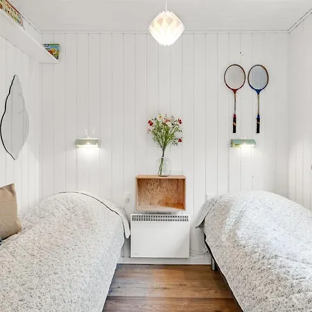 Semesterbostad Yngvy - 1-3km From The Sea By Interhome *